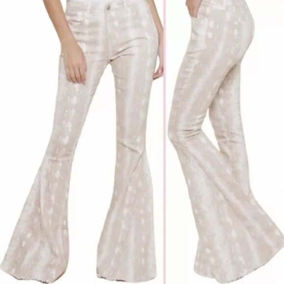 Bell-Bottom Flared Pants By Saints & Hearts In pink snake Pattern - Picture 1 of 10